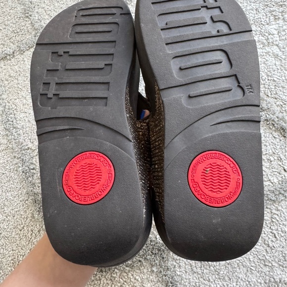 Fitflop Lottie Sandals Thong Flip Flop Bronze brown metallic slip on wedge 9 - Picture 8 of 12